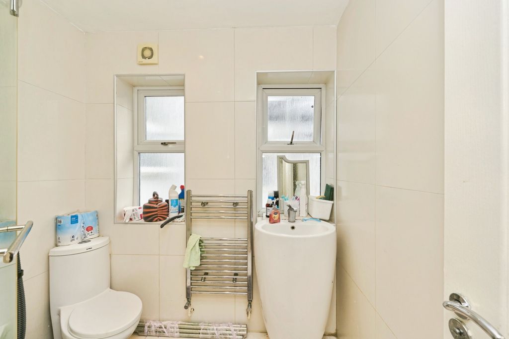 Property photo 3 of 17 Photo