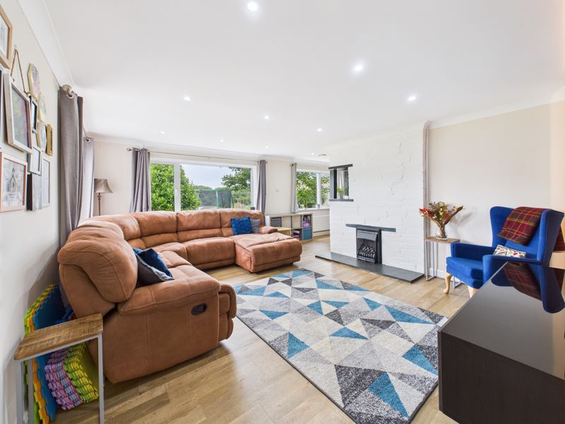 Property photo 1 of 17 Living Room