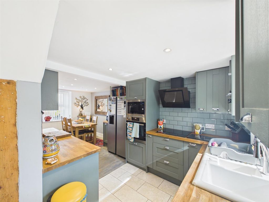 Property photo 2 of 27 Cam04045G0-Pr0078-Still007.Jpg