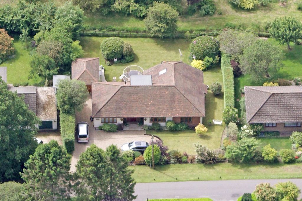 Property photo 1 of 21 Photo 01