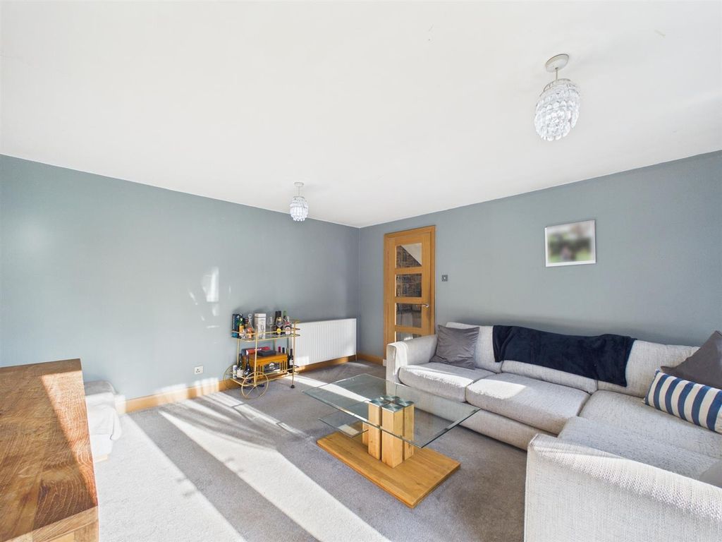 Property photo 3 of 18 Cam01486G0-Pr0999-Still004.Jpg