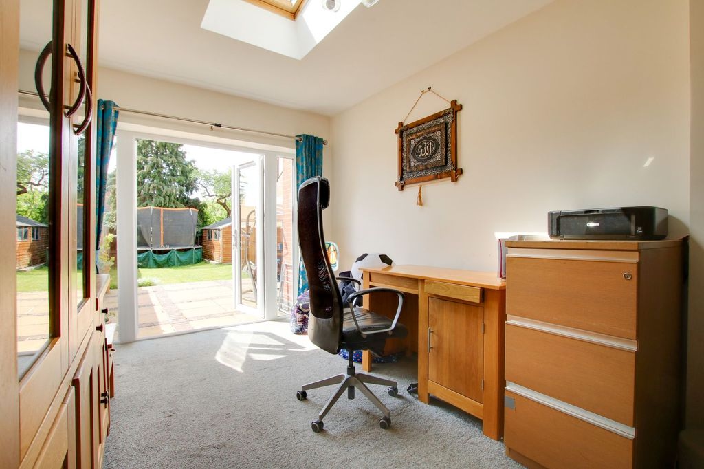 Property photo 3 of 42