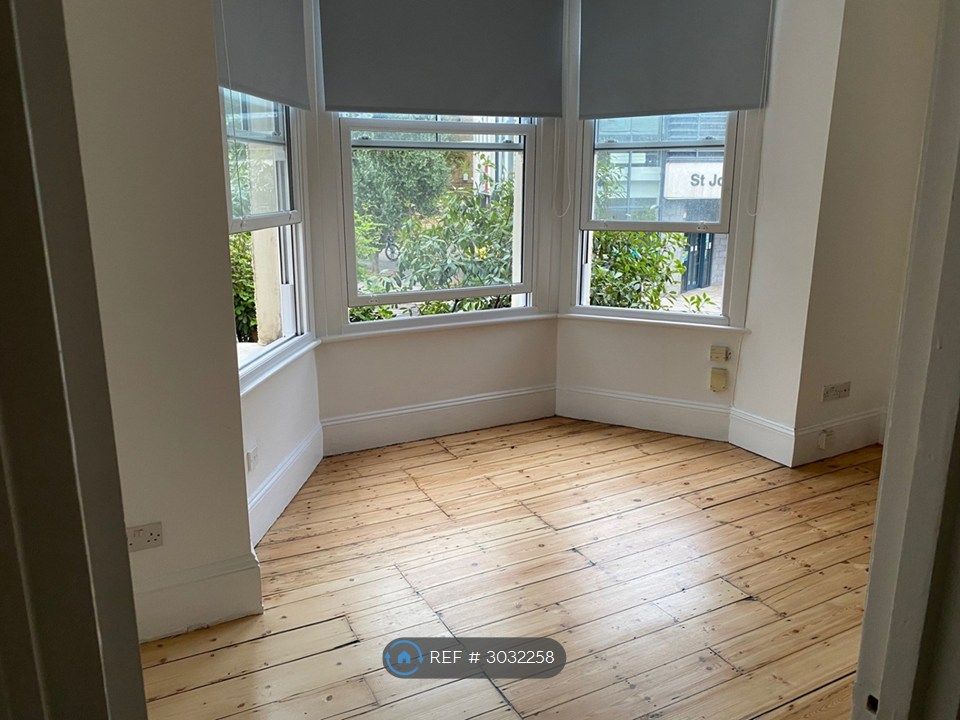 Property photo 1 of 8 Front Room/Kitchen
