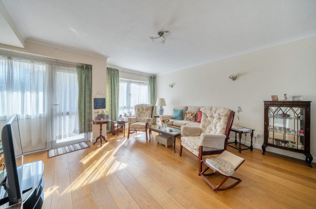Property photo 3 of 17