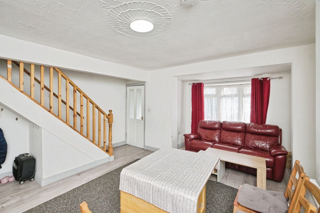 Property photo 2 of 19 Pbox-Img.Jpg