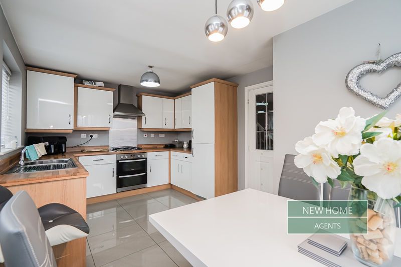 Property photo 2 of 28 Photo 11