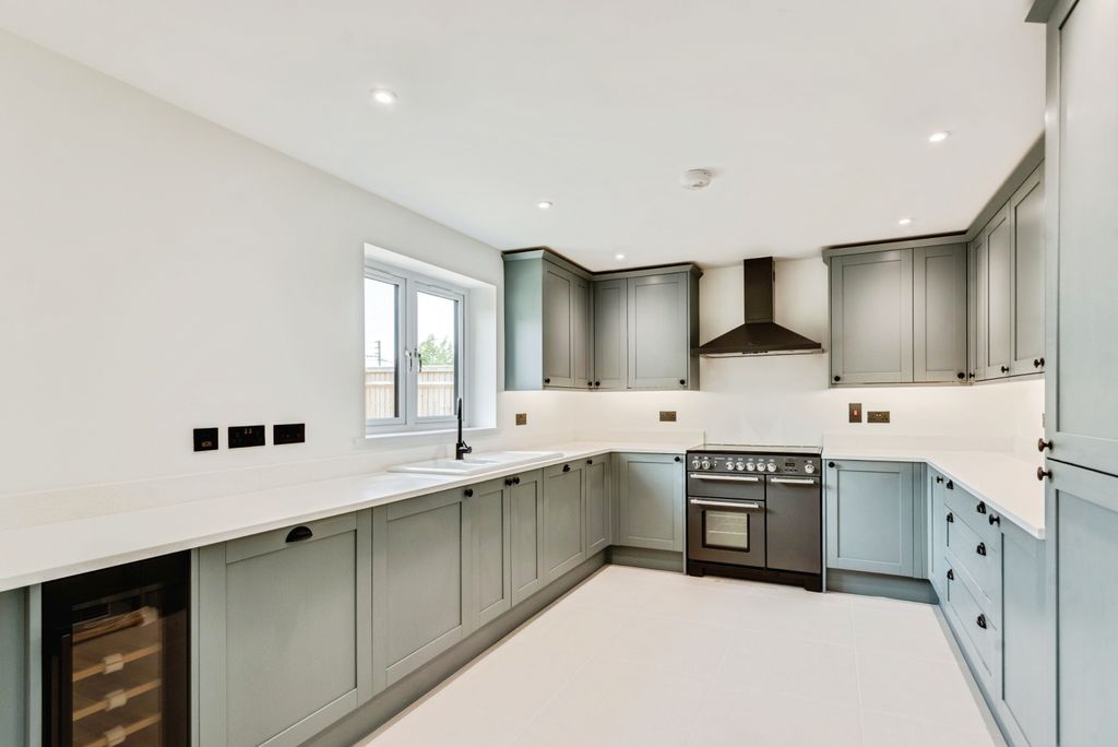 Property photo 2 of 15 Kitchen