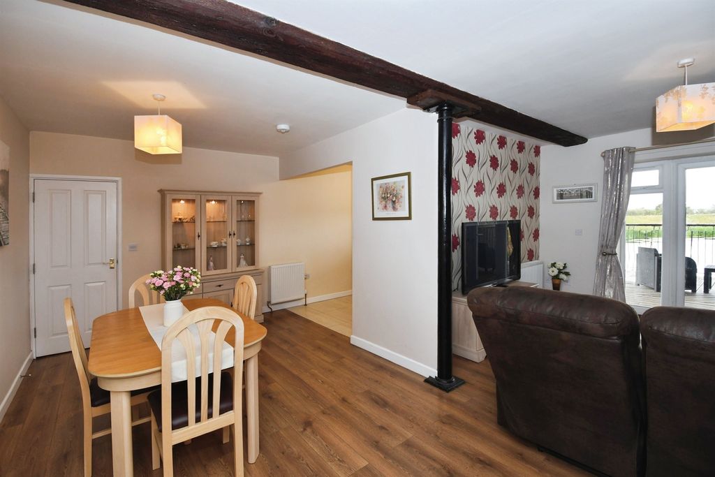 Property photo 3 of 24