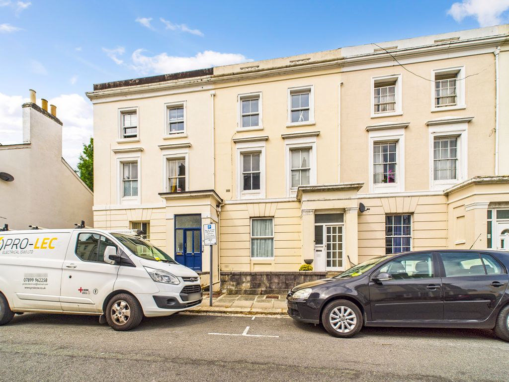 Property photo 1 of 17 Ph1_6093029