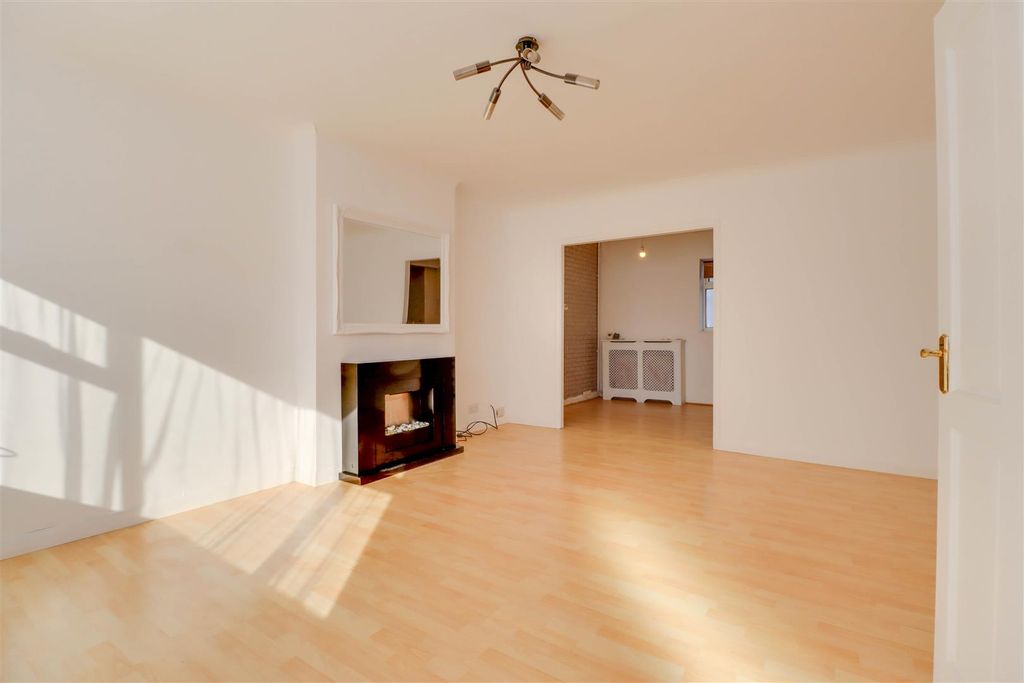 Property photo 3 of 12 12 Maple Leaf Gardens-6.Jpg