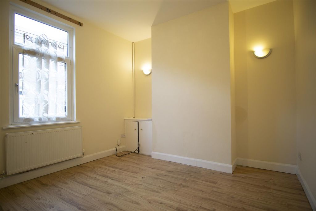 Property photo 2 of 9 Reception 1