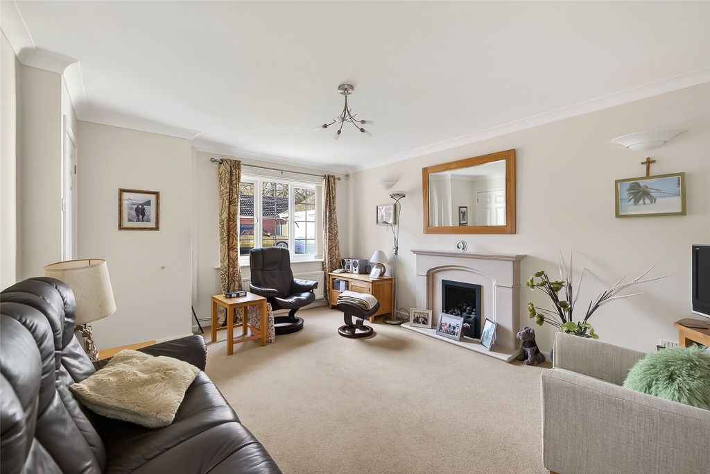 Property photo 2 of 16 Picture No. 12