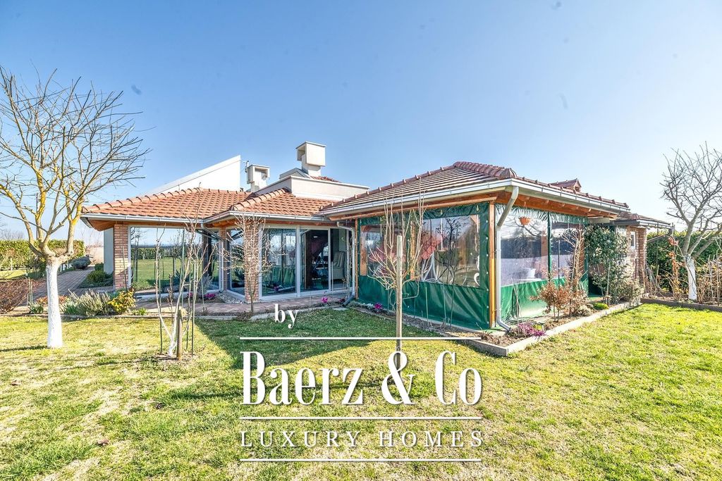 Property photo 3 of 21