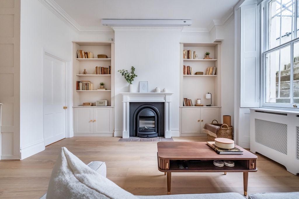 Property photo 2 of 19 Rutland-Gate-10