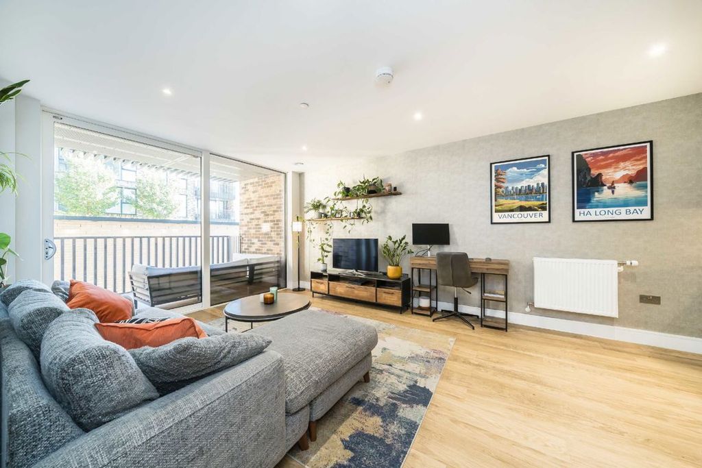 Property photo 1 of 6