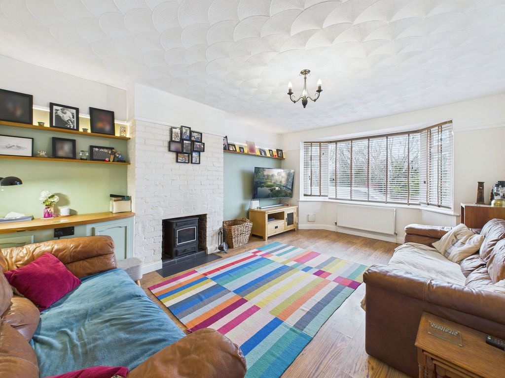 Property photo 3 of 27