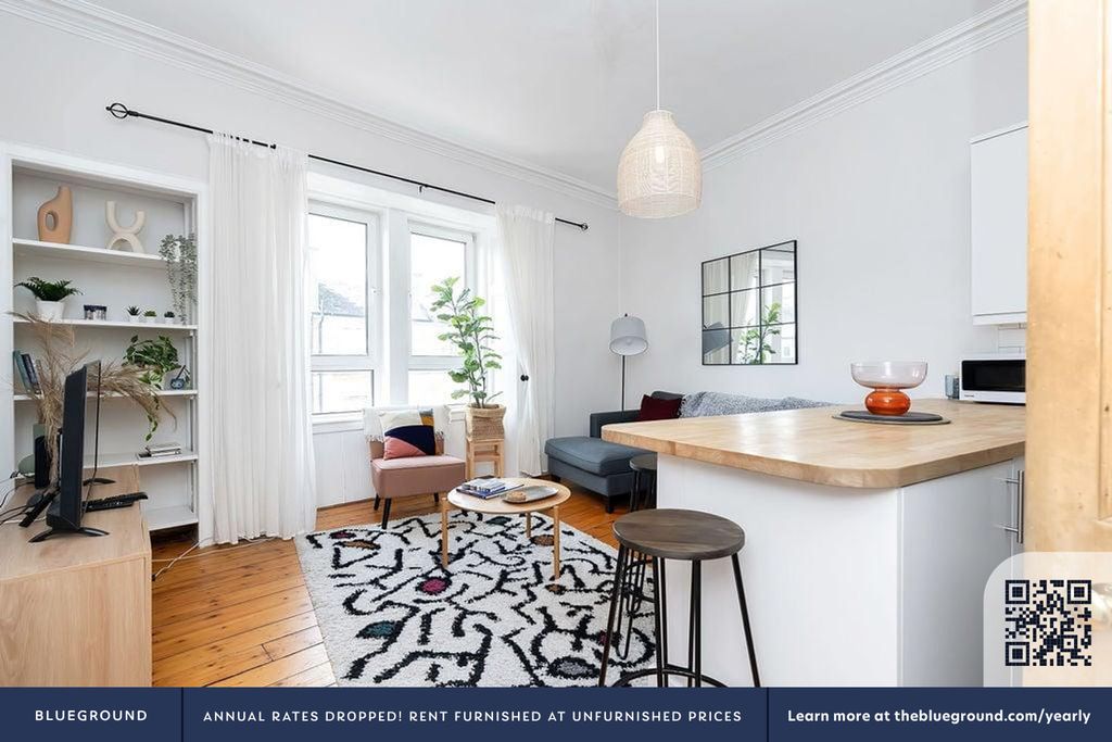 Property photo 3 of 24 Living Room