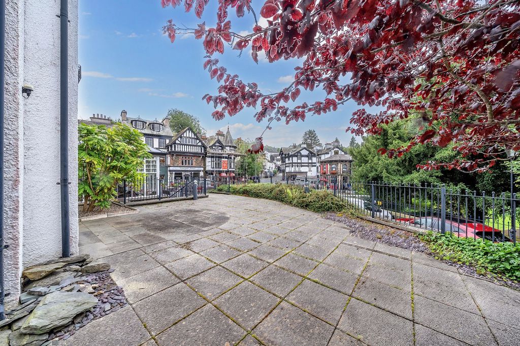 Property photo 3 of 25