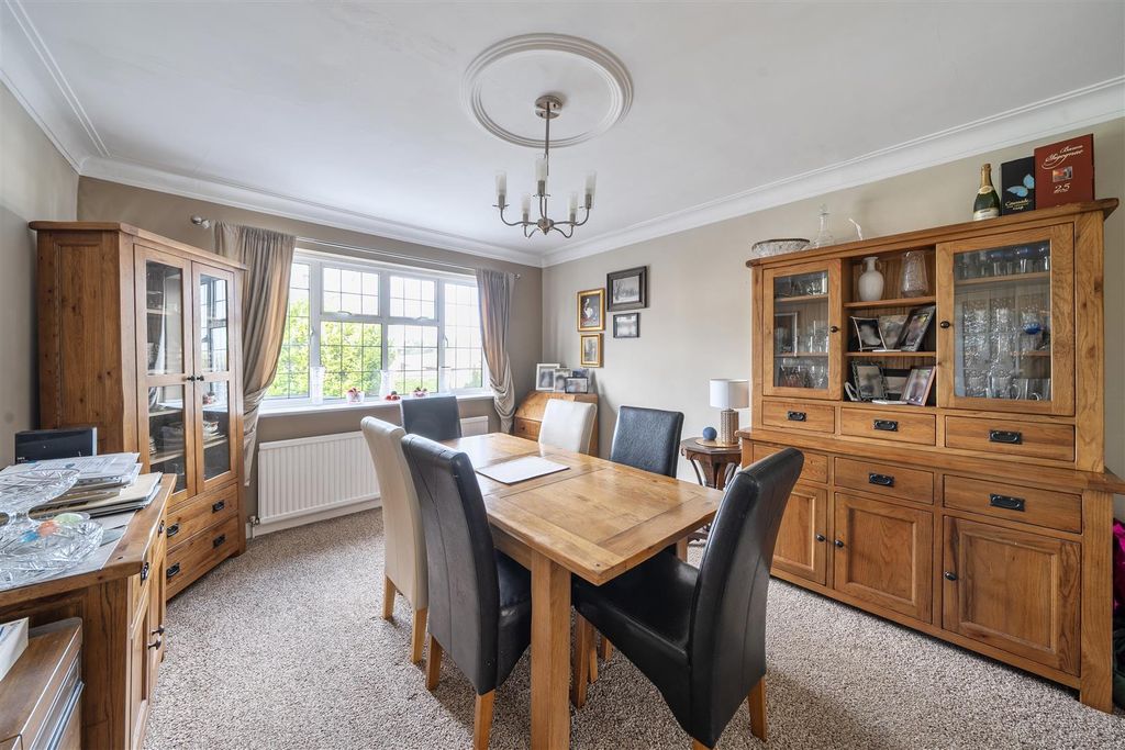 Property photo 3 of 11 Baldwins Lane - Dining Room.Jpg
