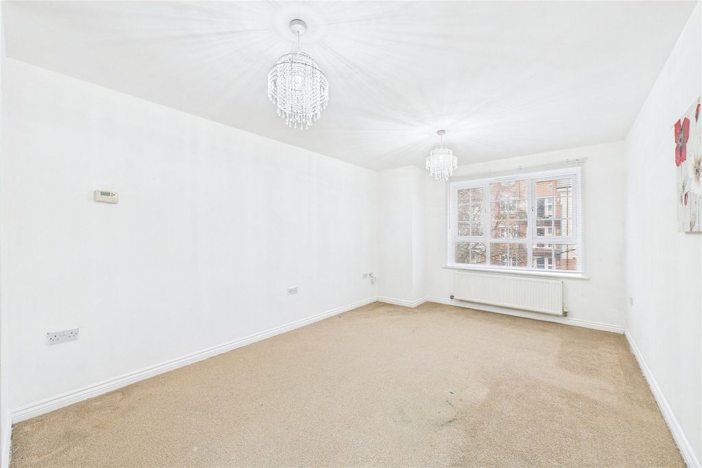 Property photo 3 of 7 Picture No. 12