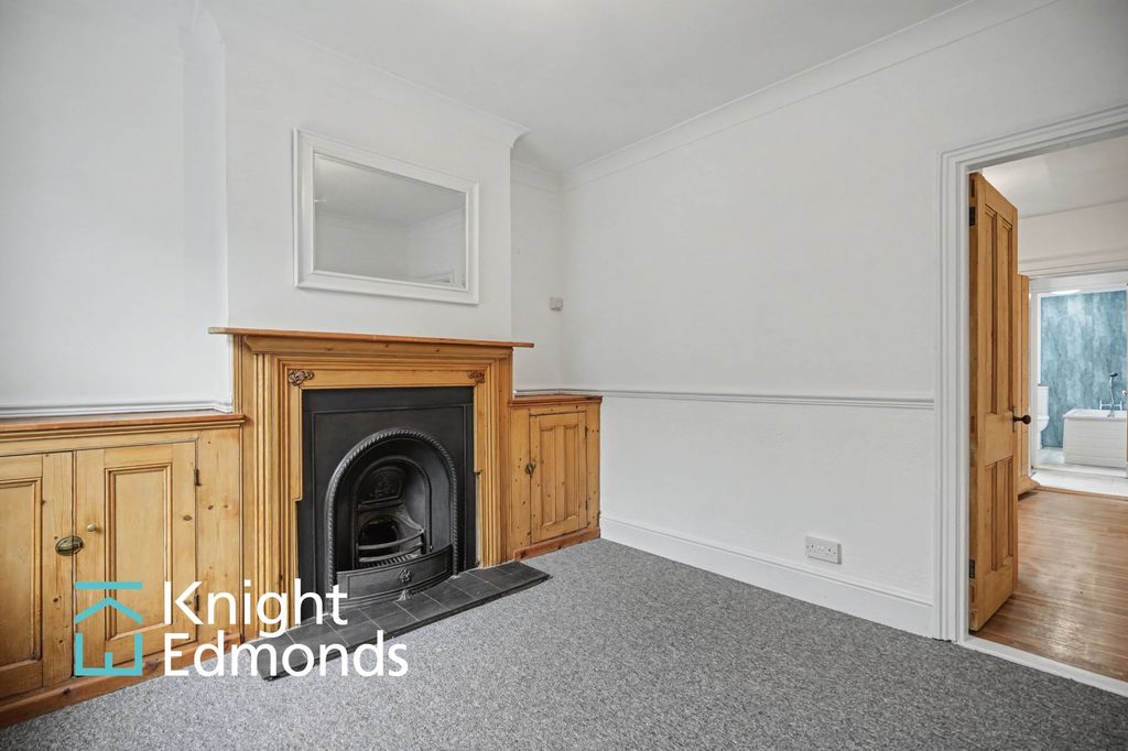 Property photo 2 of 12 Lounge