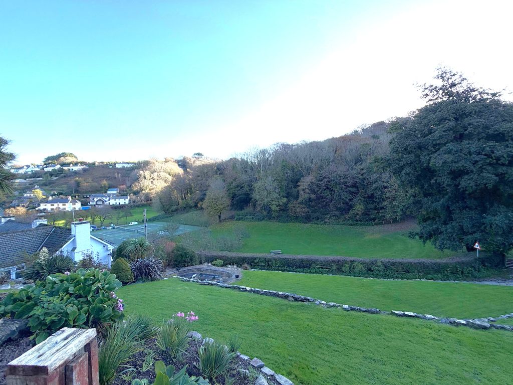 Property photo 2 of 12