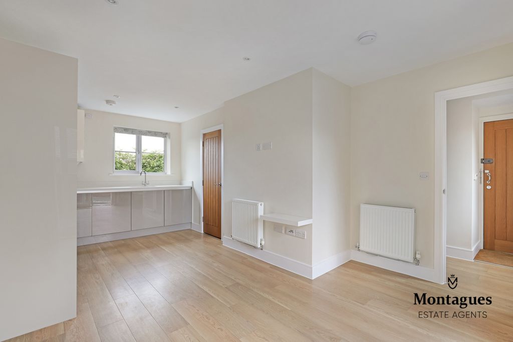 Property photo 3 of 22 Photo 11