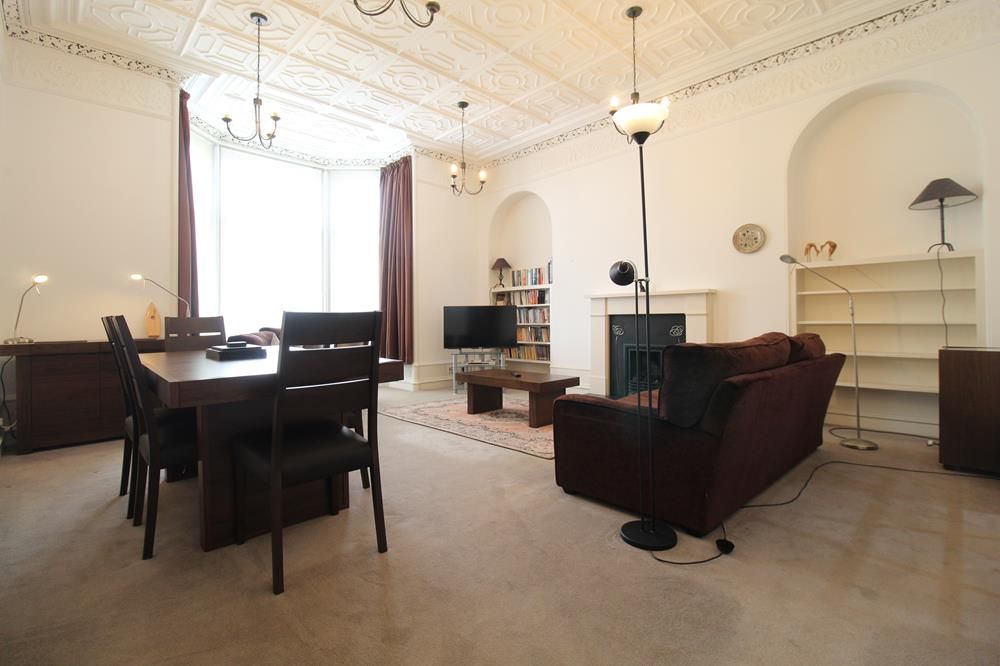 Property photo 1 of 11 Lounge