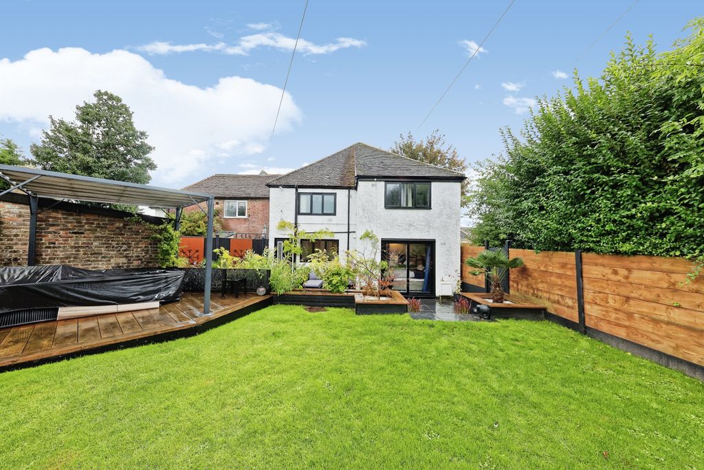 Property photo 1 of 18 Photography