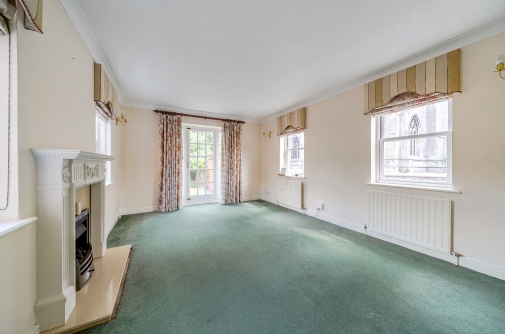 Property photo 2 of 14 1498347-8-6A621Ff45F5B8