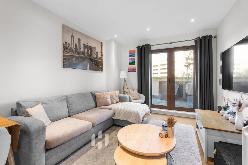 Property photo 1 of 17