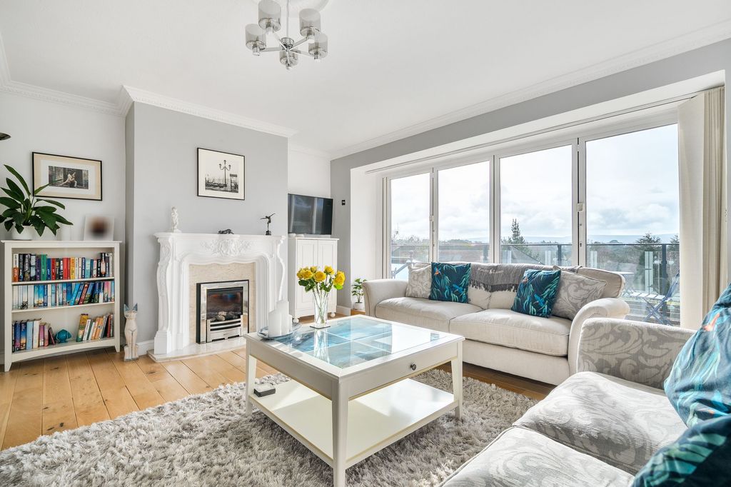 Property photo 2 of 44