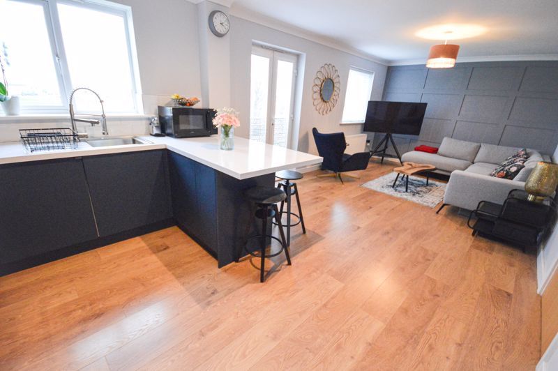 Property photo 3 of 11 Photo 3