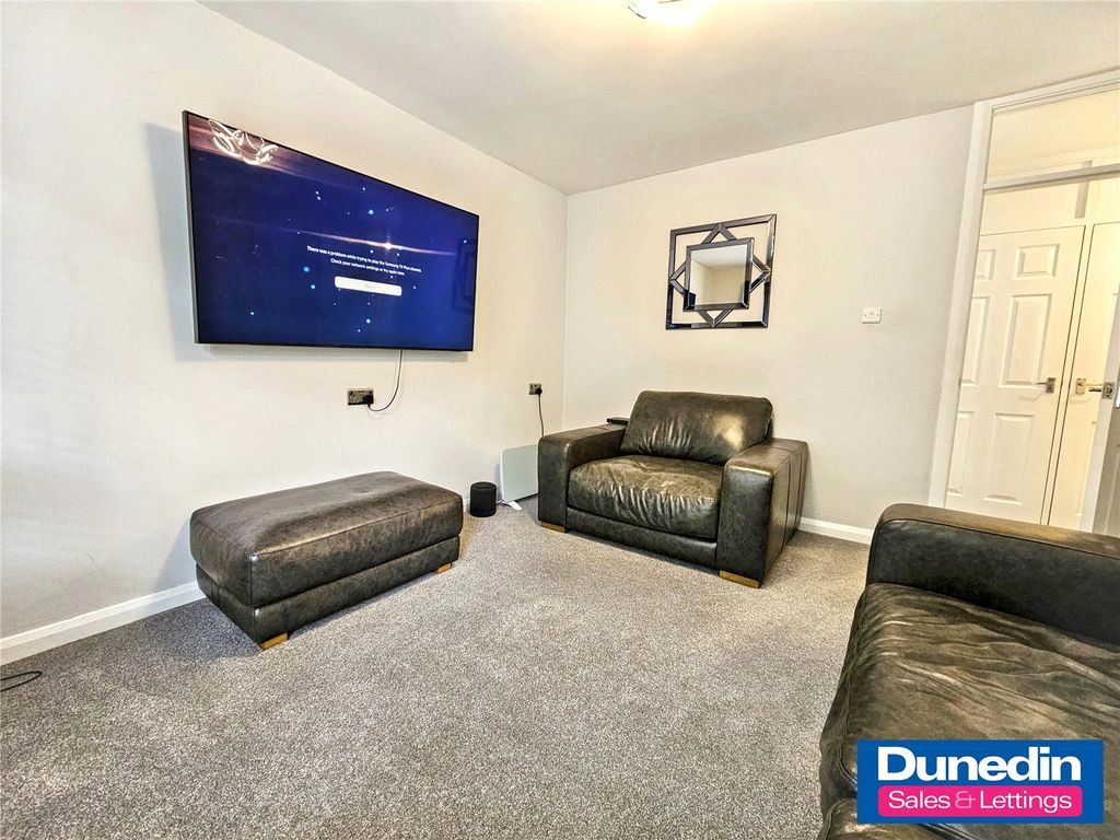Property photo 3 of 8 Picture No. 05