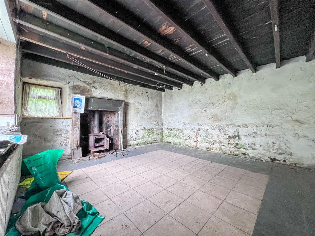 Property photo 3 of 13 Sitting Room