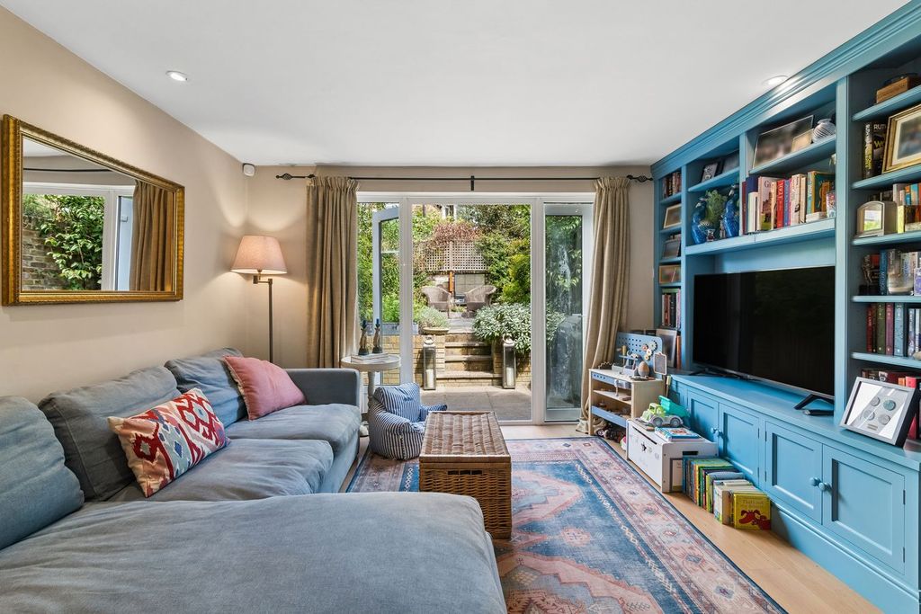 Property photo 1 of 11