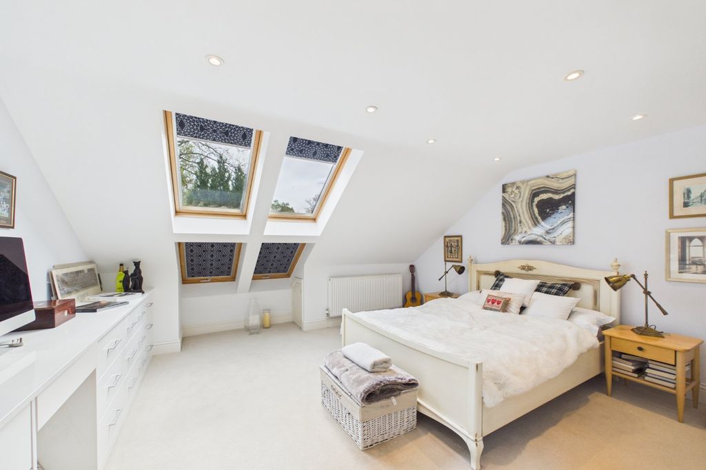 Additional image 18 of 6 bed detached house for saleHighway, Crowthorne, Berkshire RG45