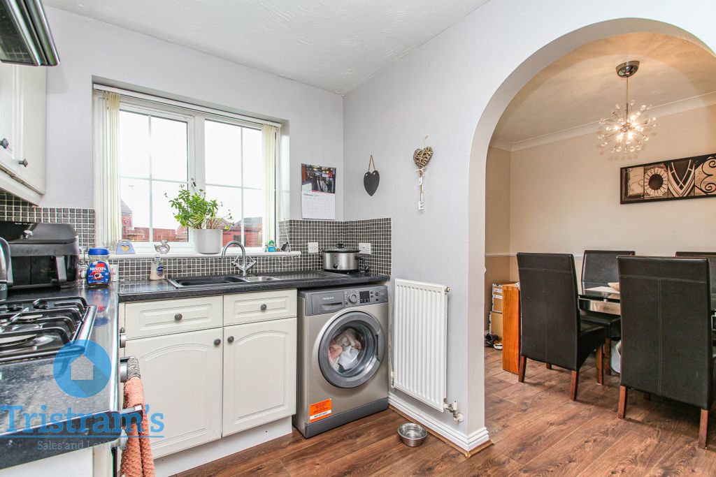 Property photo 3 of 17 Img_0129