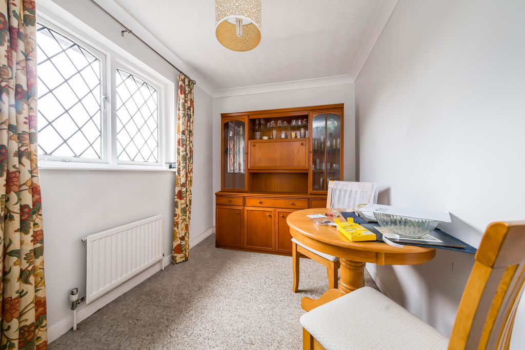 Property photo 3 of 10 Image00006