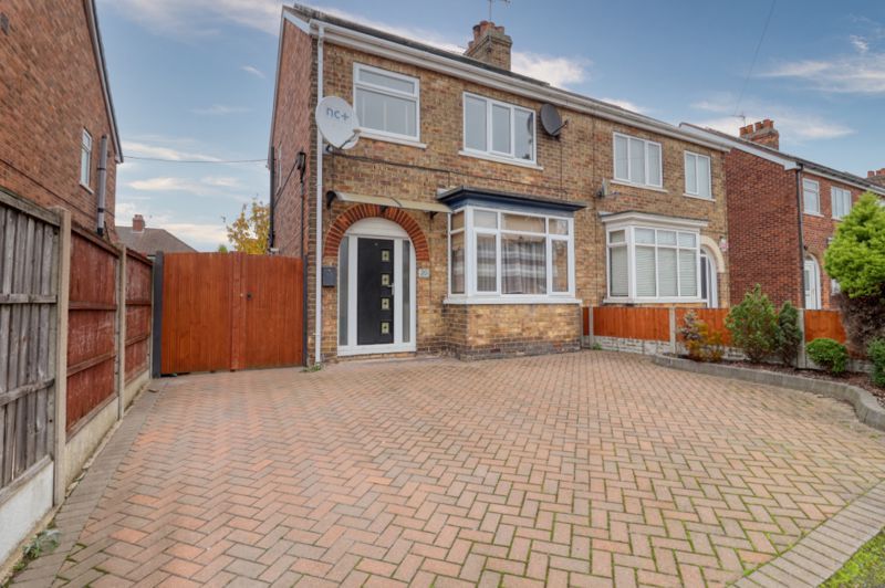 Property photo 1 of 11 Frontal