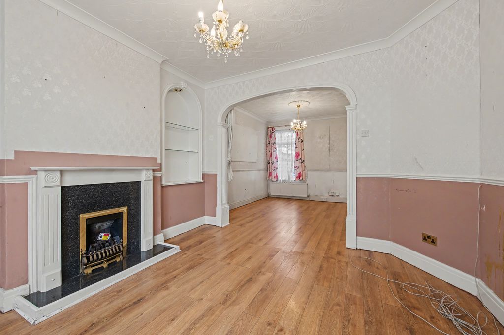 Property photo 2 of 19