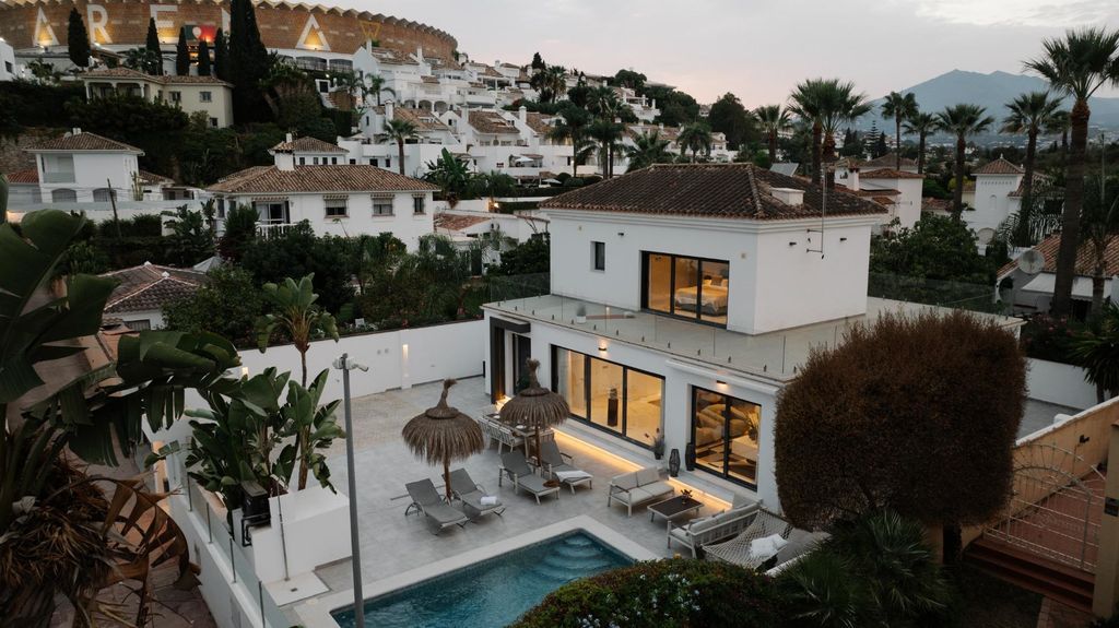 Property photo 1 of 99