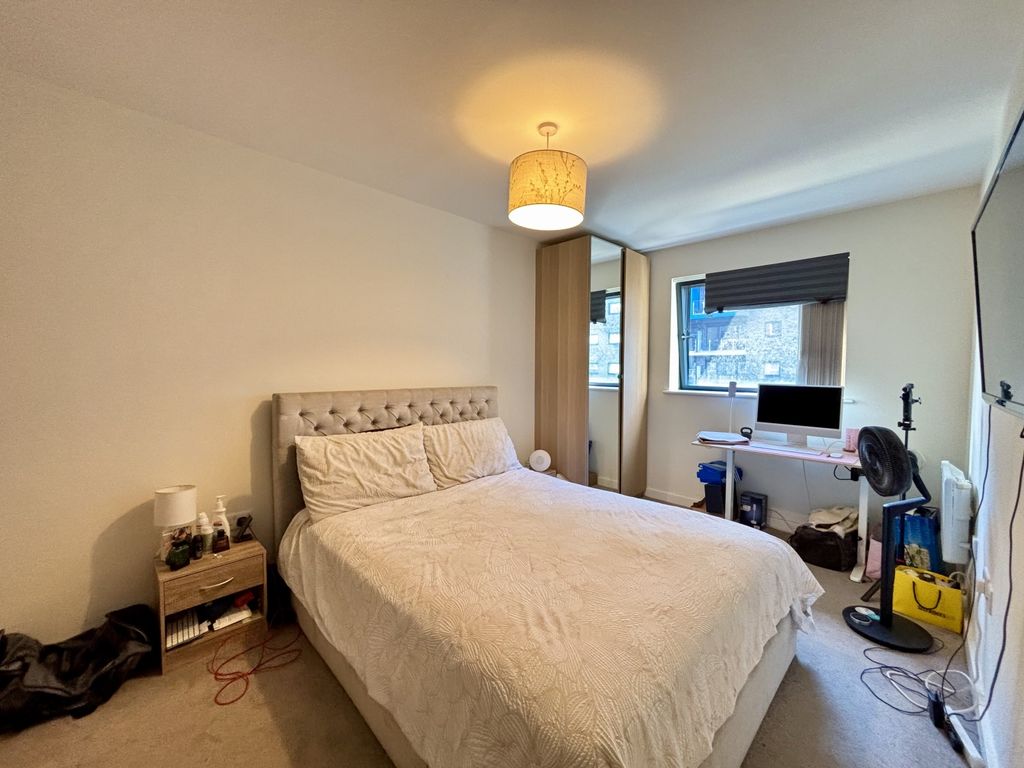 Property photo 3 of 15 Image00015
