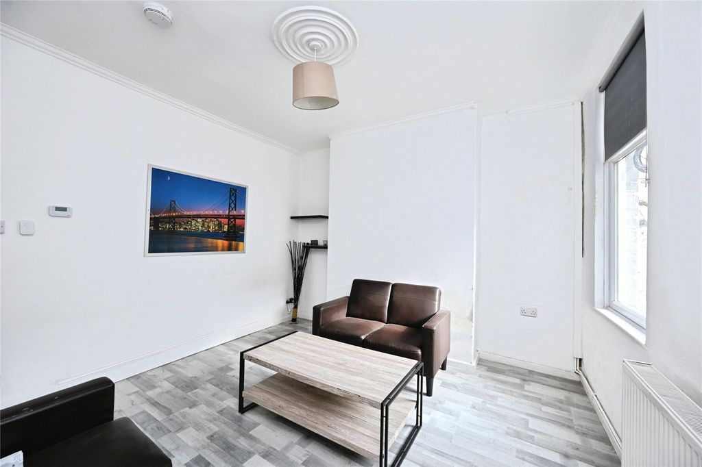 Property photo 2 of 16 Picture No. 04