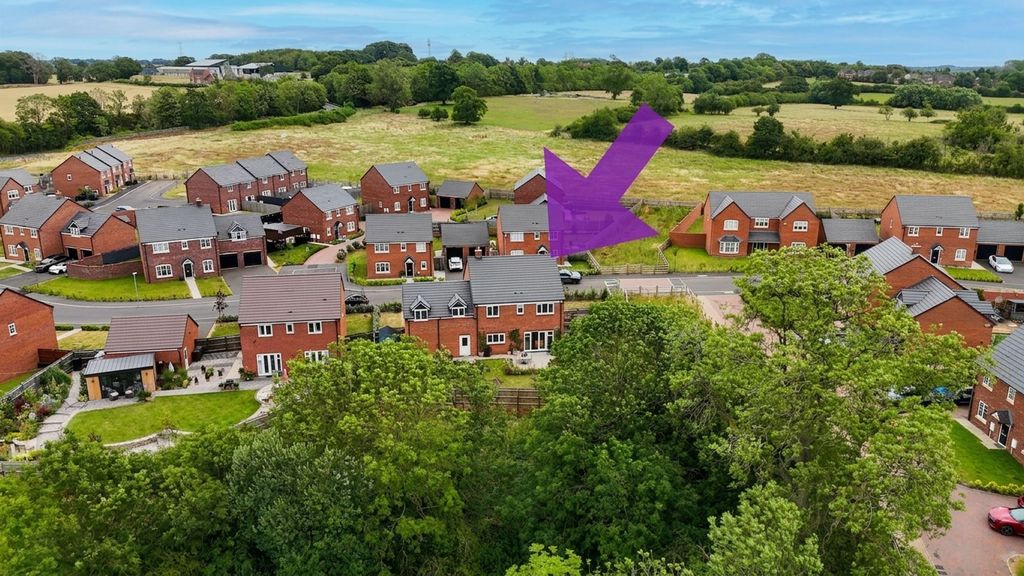 Property photo 3 of 37