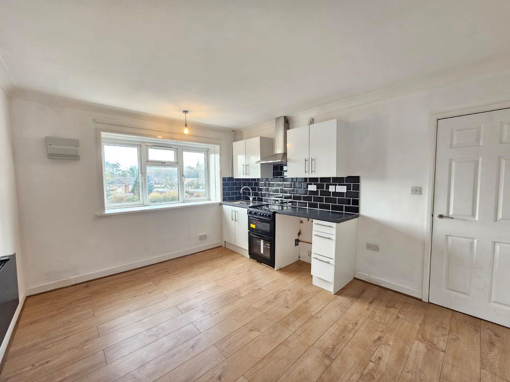 Property photo 3 of 5 Kitchen