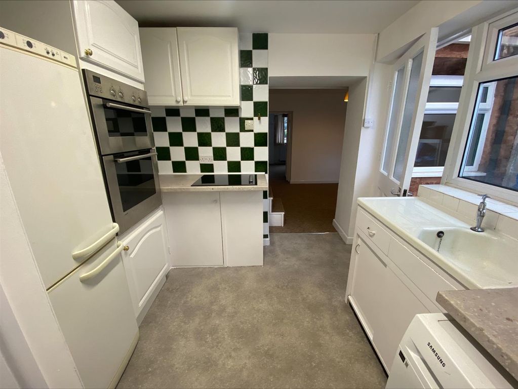 Property photo 2 of 14 Kitchen.1