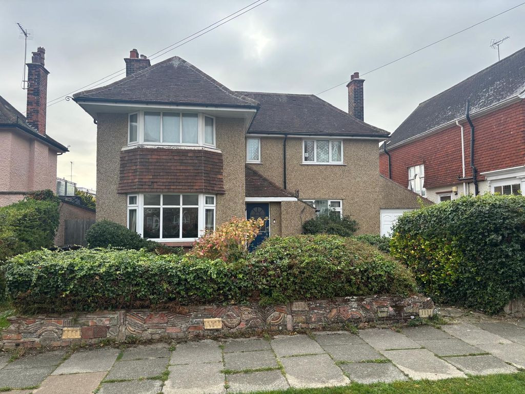 Property photo 1 of 11