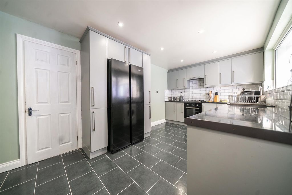 Property photo 2 of 13 F5.Jpg