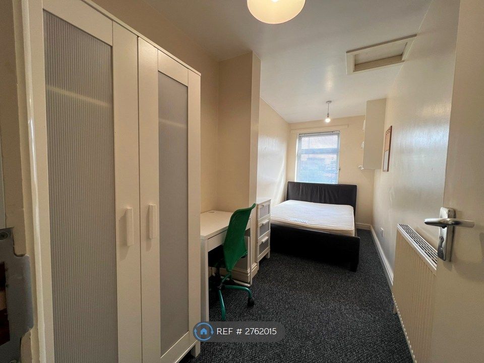 Property photo 2 of 14 Bedroom 3